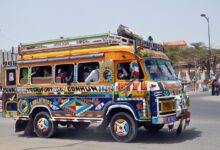 Un camion de transport en commun au Sénégal.