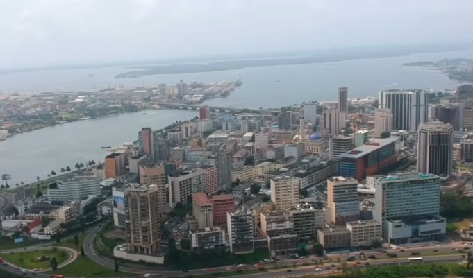 Vue aérienne d'Abidjan, capitale de la Côte d'Ivoire.